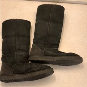 UGG Womens Classic Tall Boot - Size W8